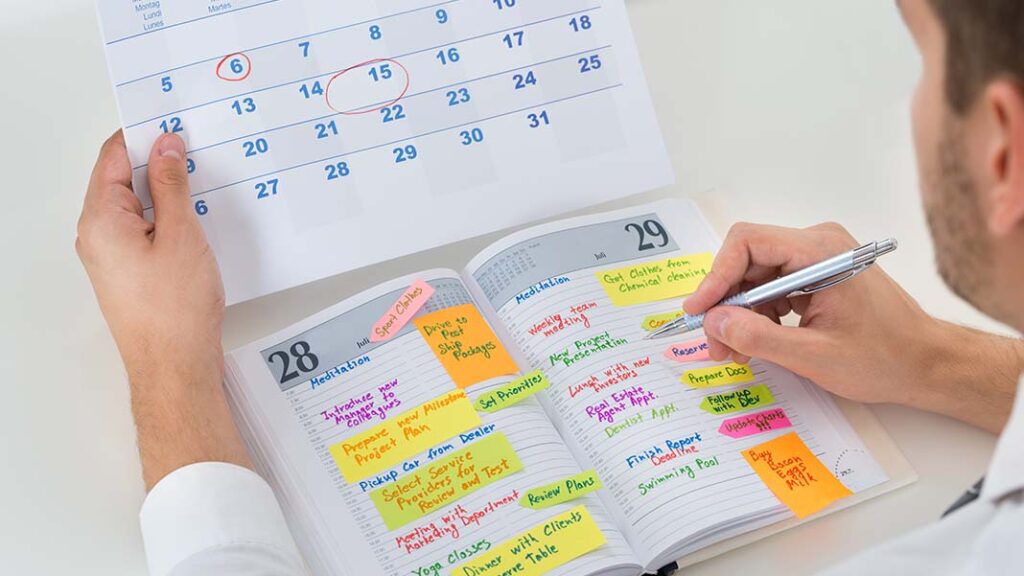 Customization and Flexibility in Scheduling